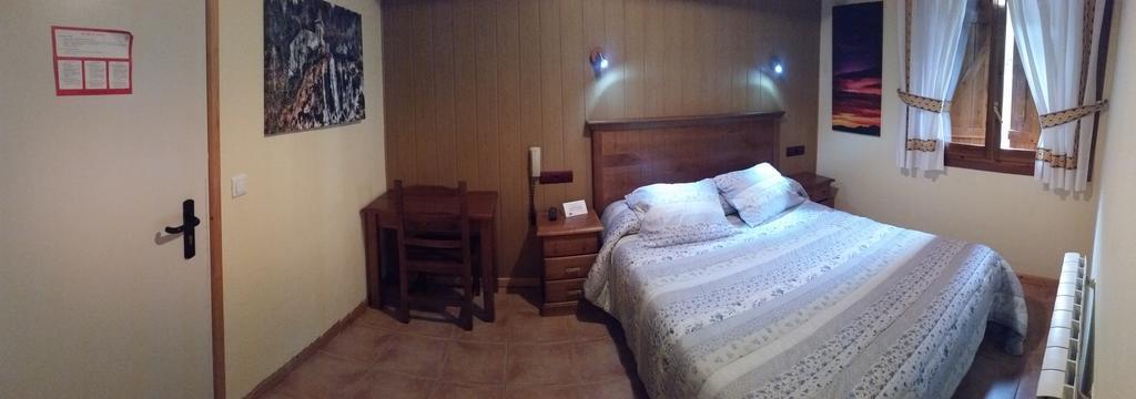 Hotel Sarao Escarrilla Pokoj fotografie