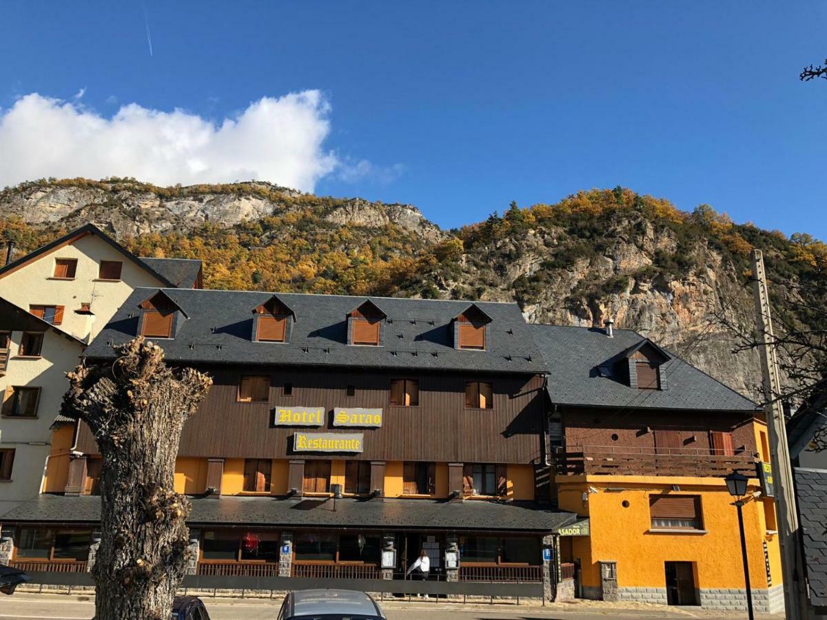 Hotel Sarao Escarrilla Exteriér fotografie